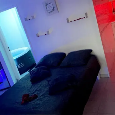 Appartement Avec Jacuzzi Sur Saint-Raphael Appartamento